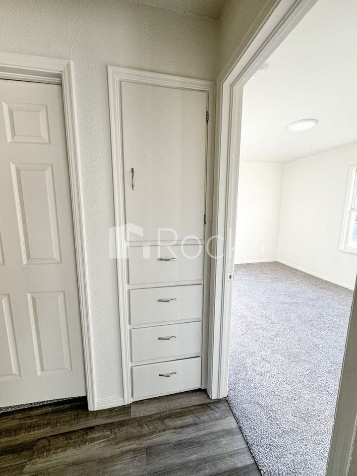 3725 Se 24th St - Photo 7 of 15