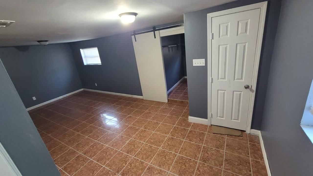 6727 Dorian St - Photo 2 of 11