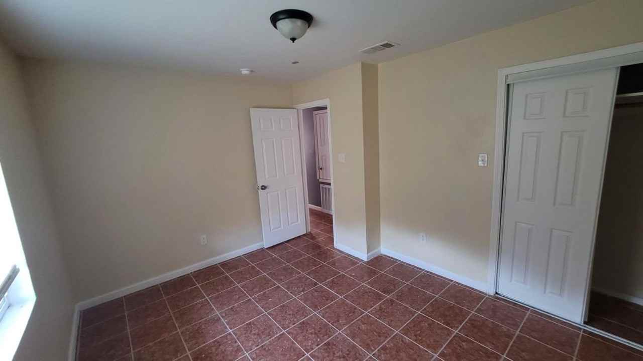 6727 Dorian St - Photo 5 of 11
