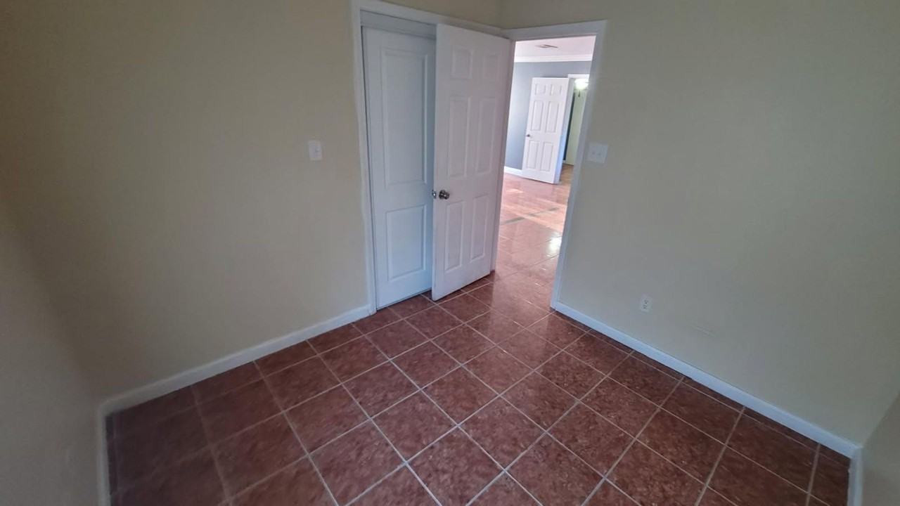 6727 Dorian St - Photo 7 of 11