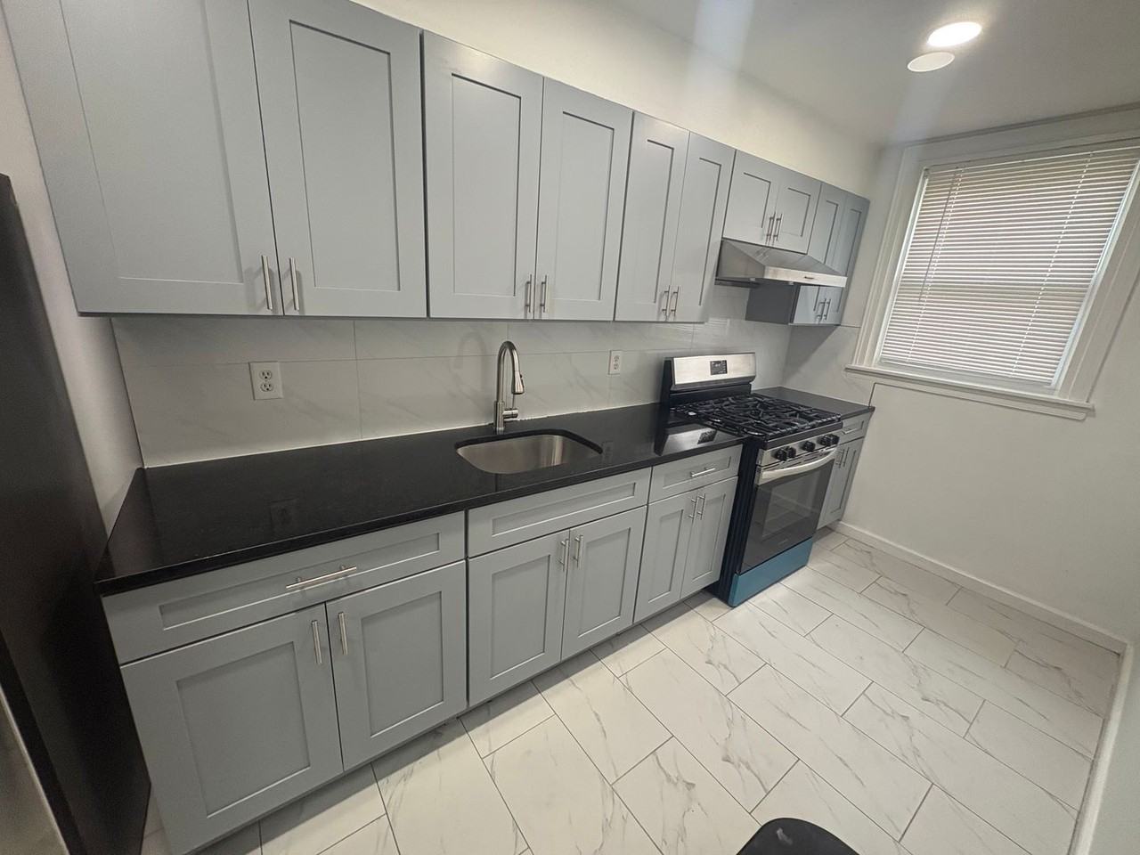 4300 Shelmire Ave - Photo 4 of 8