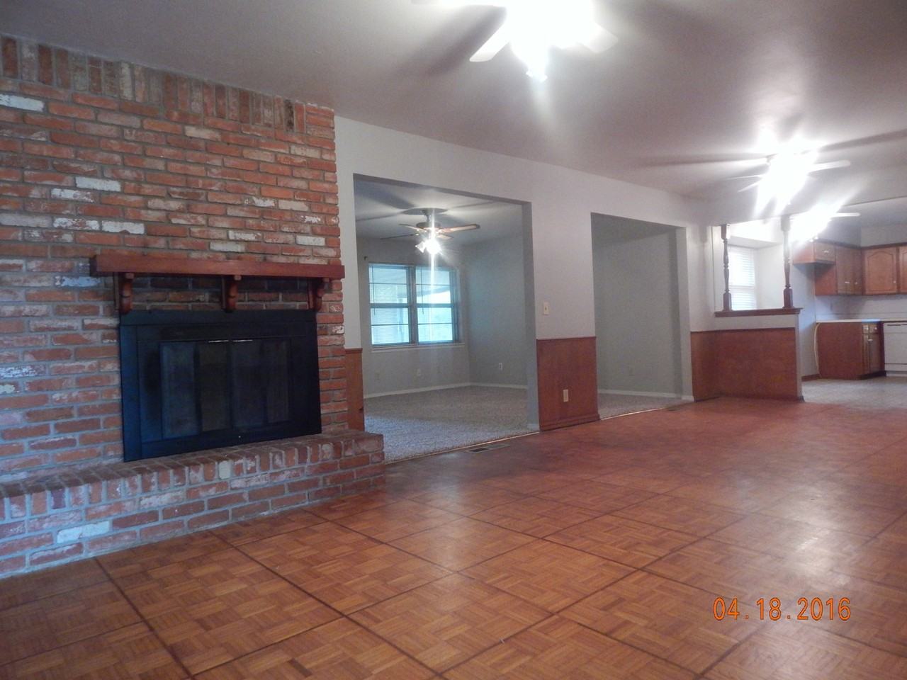 4728 Nw 59th Ter - Photo 4 of 12