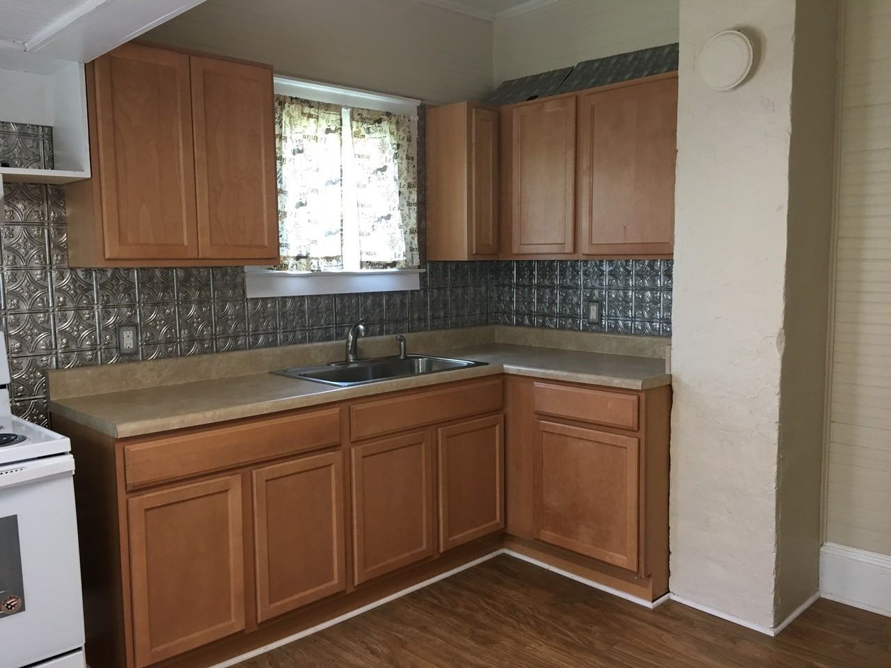 807 Holt Ave - Photo 2 of 15
