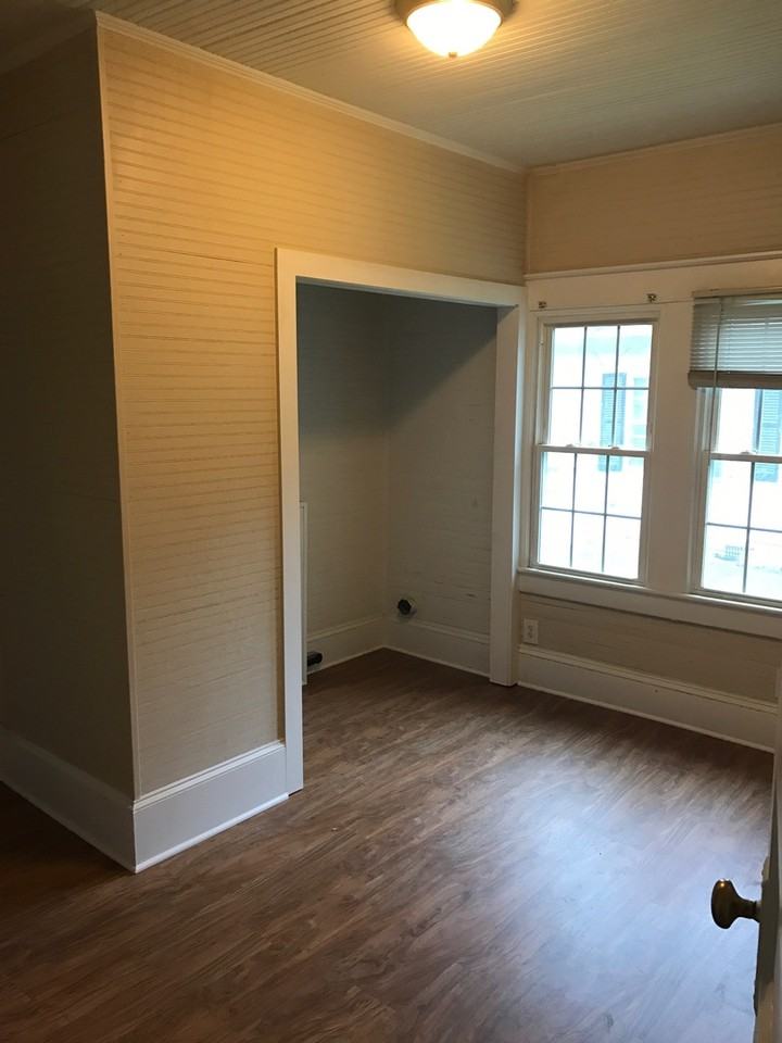 807 Holt Ave - Photo 5 of 15