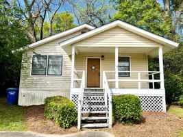 featured image of 819 Folmar St