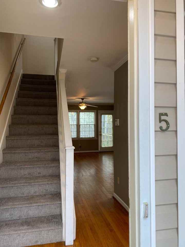 920 Woodrow St #5 - Photo 3 of 27
