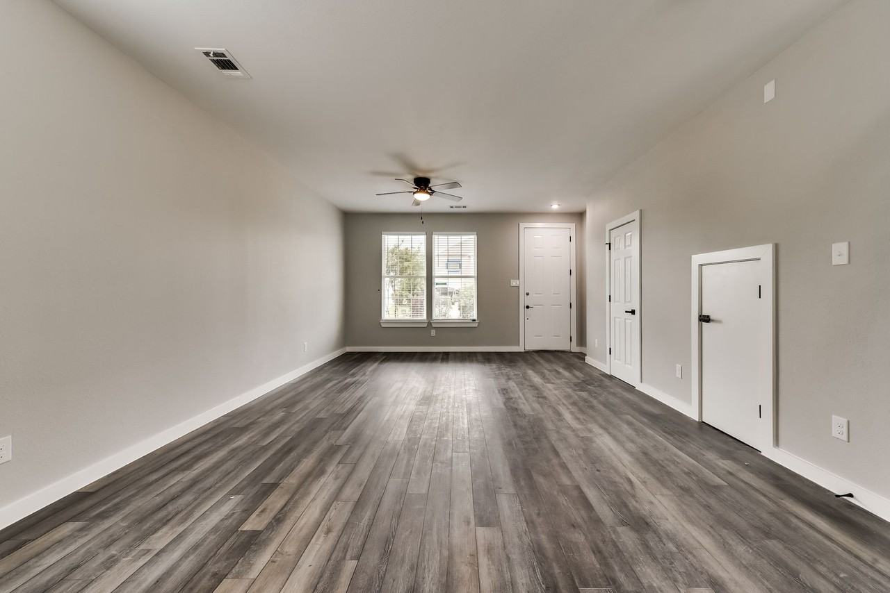 9108 Benevolent Ct - Photo 4 of 29