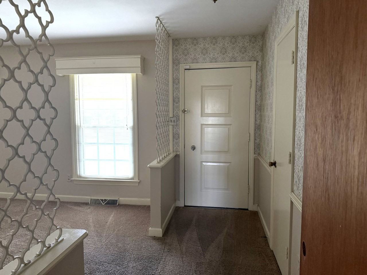 2703 Sheryl Dr - Photo 2 of 12