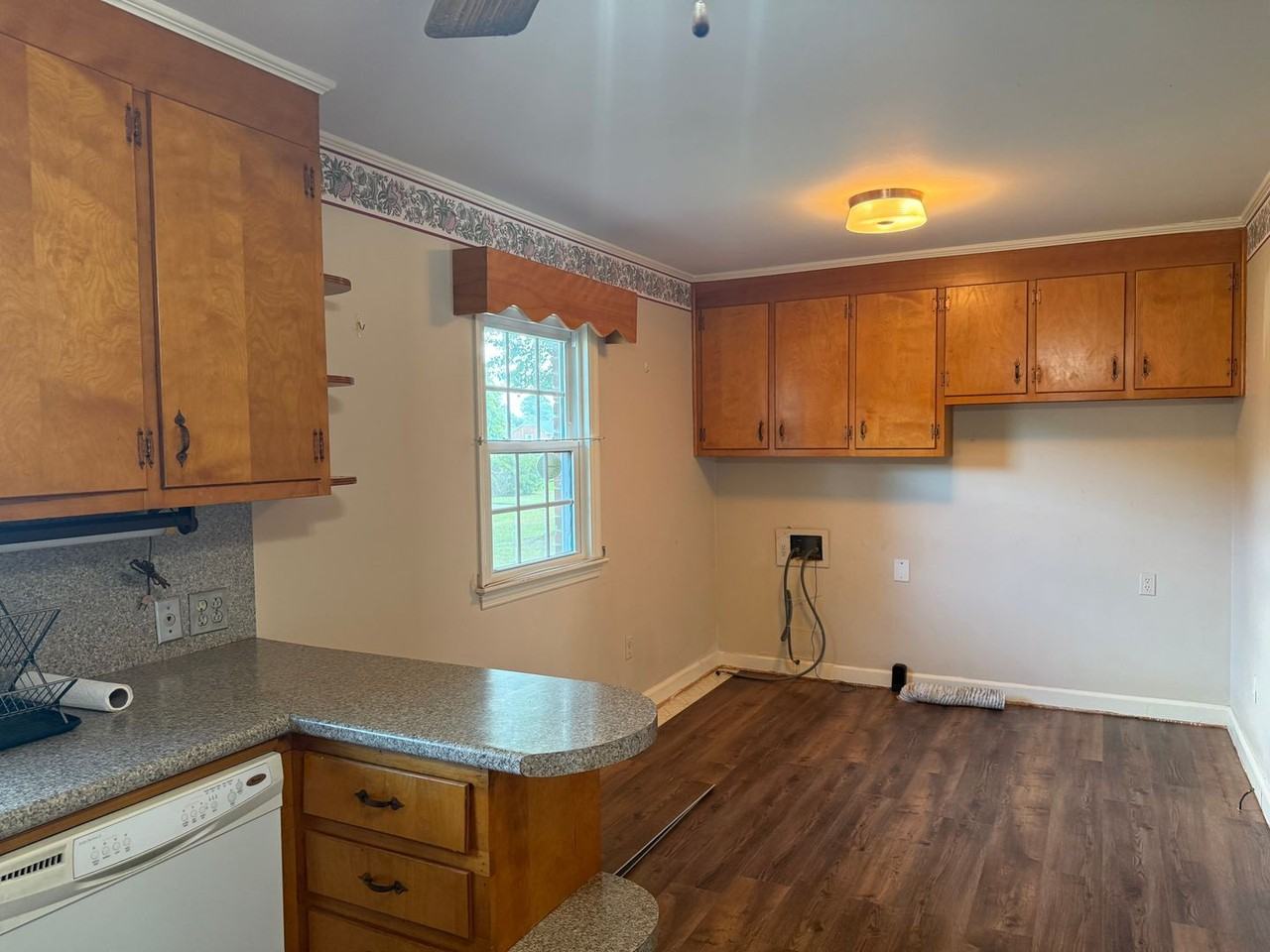 2703 Sheryl Dr - Photo 4 of 12