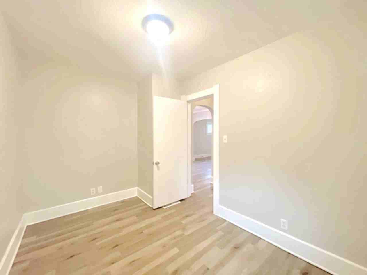1658 Schomberg St - Photo 5 of 12
