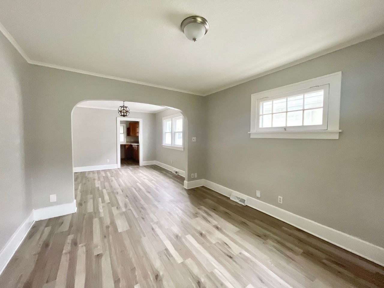 1658 Schomberg St - Photo 6 of 12