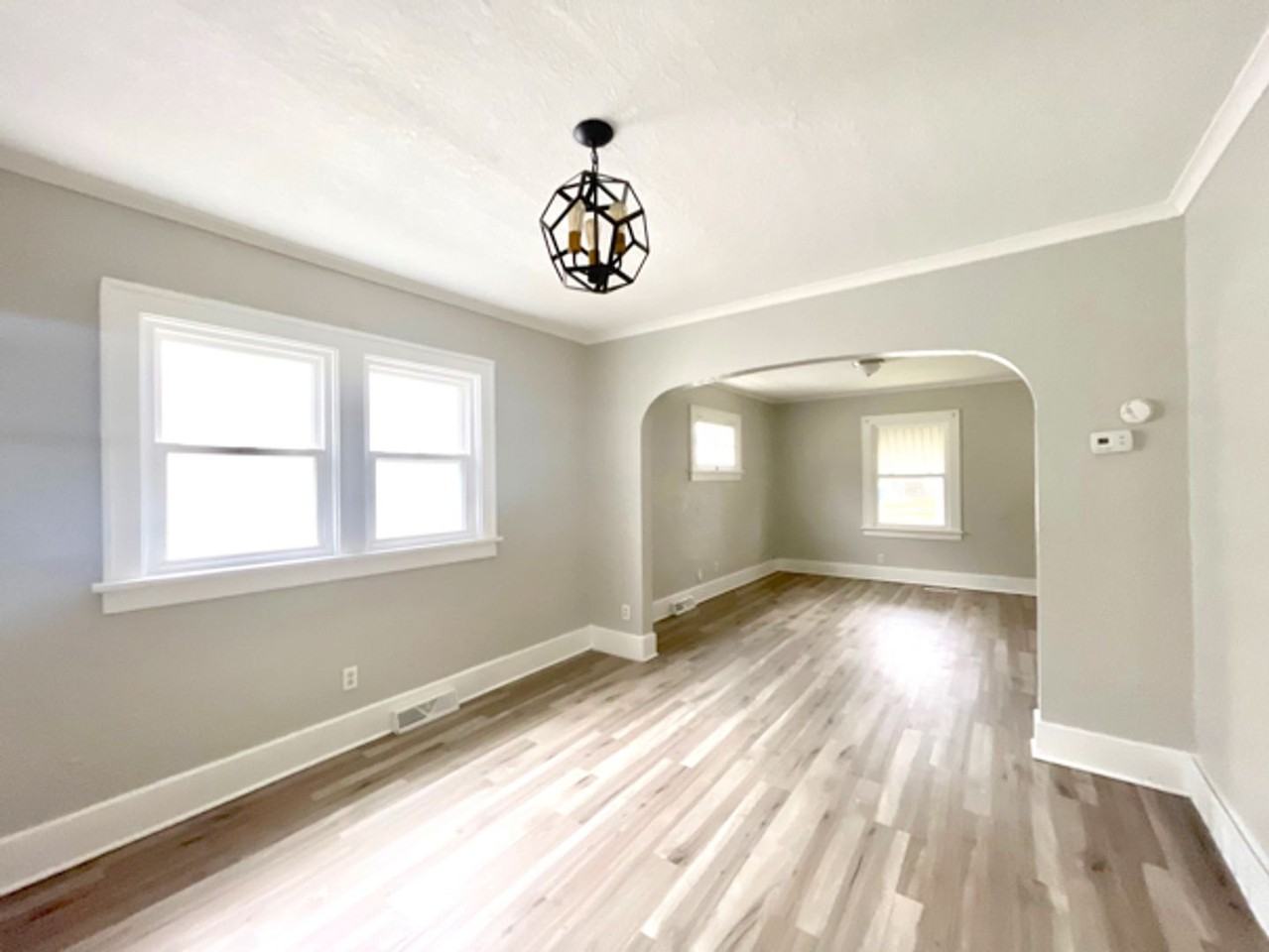 1658 Schomberg St - Photo 7 of 12