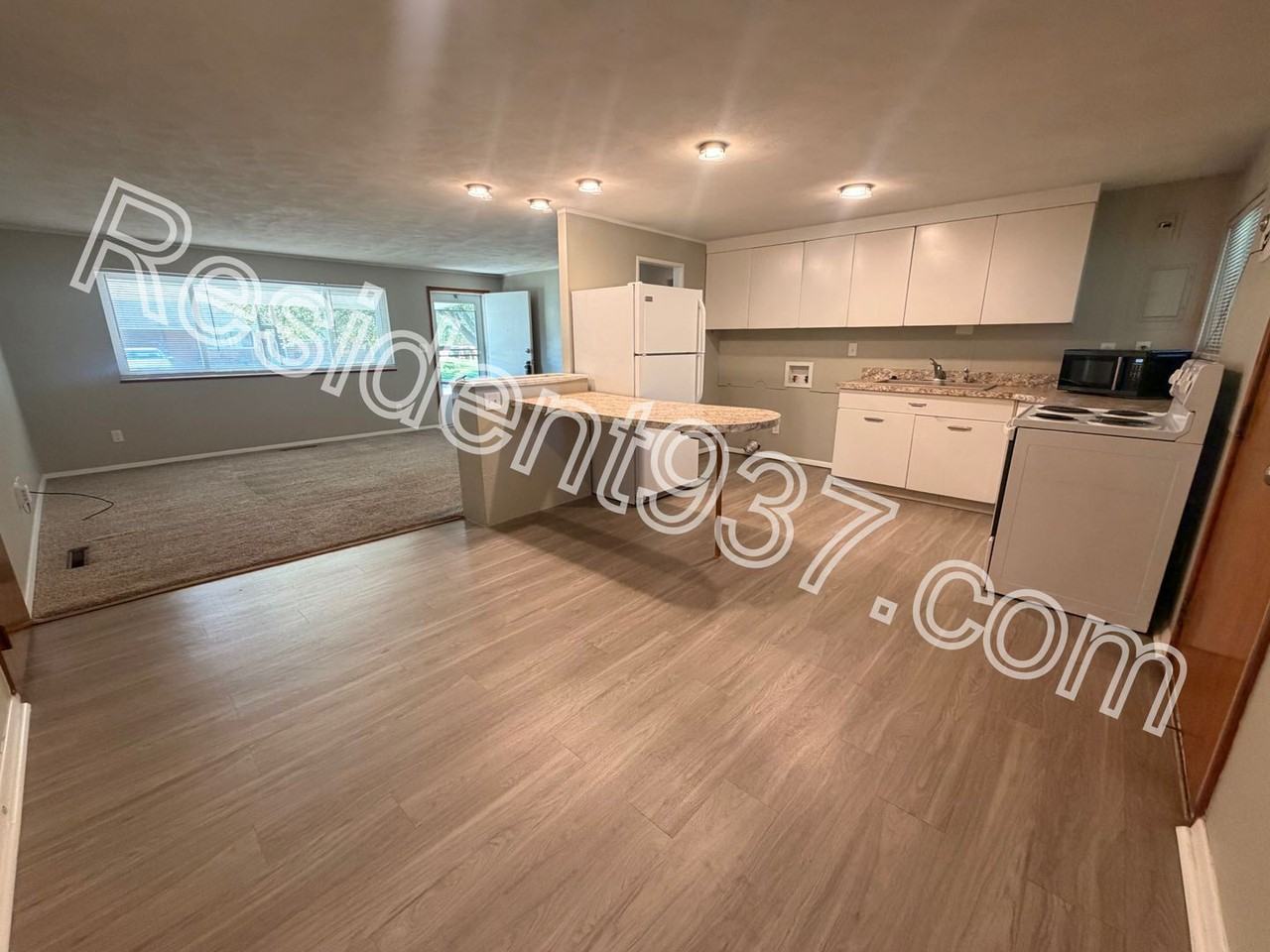 2167 Mattis Dr - Photo 4 of 20