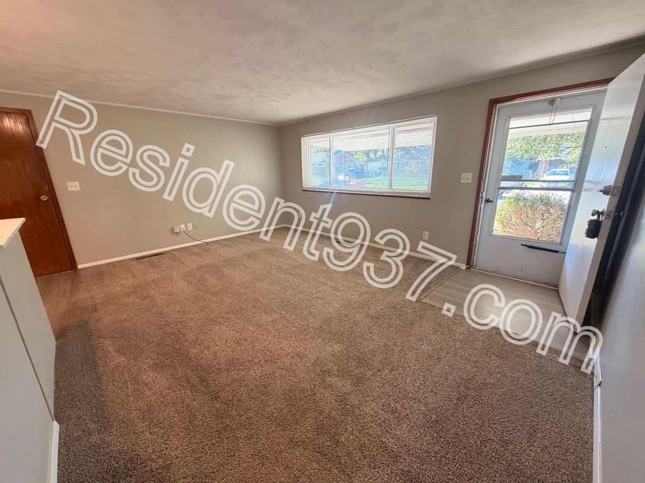 2167 Mattis Dr - Photo 7 of 20