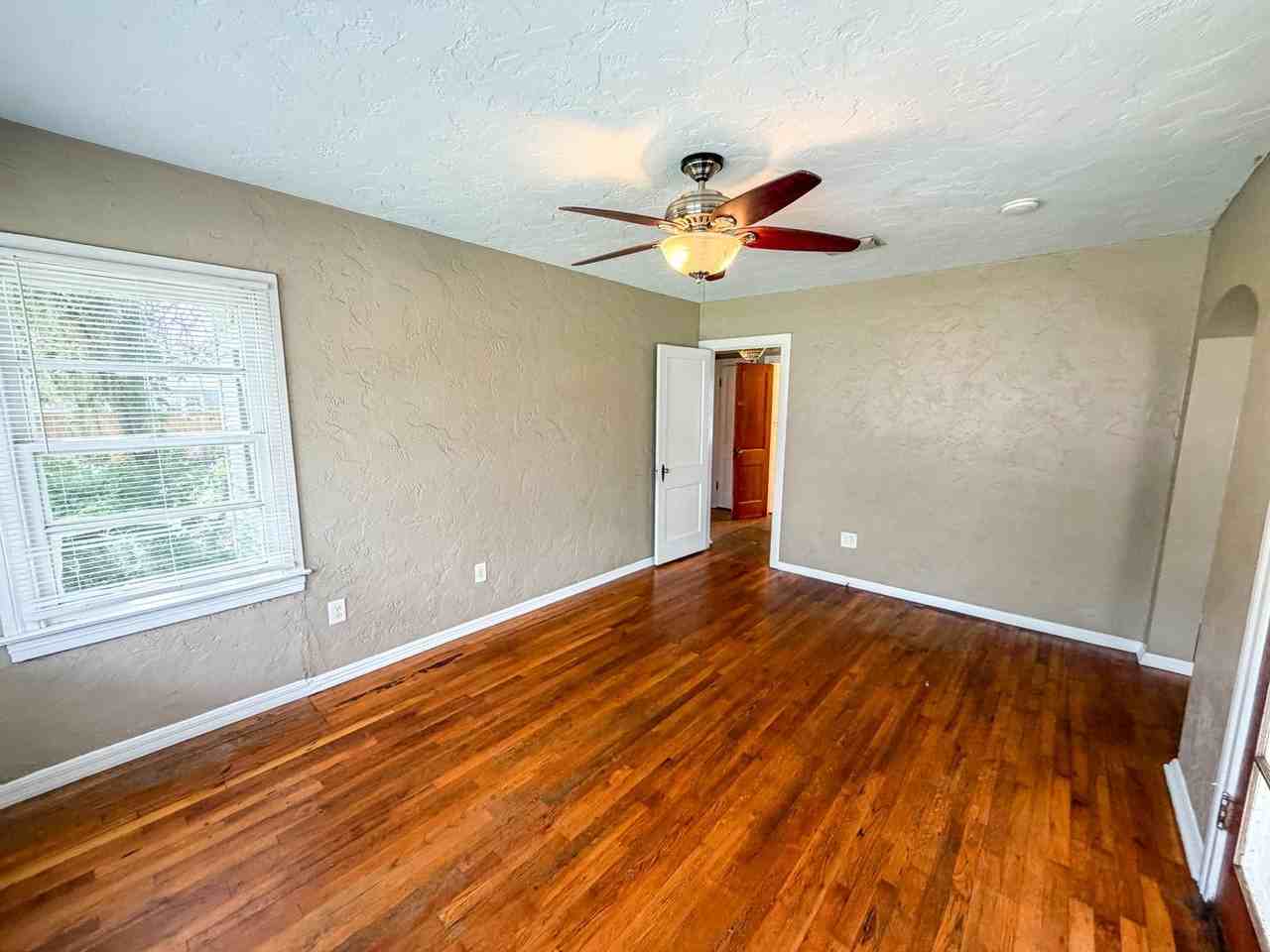 1824 Nw 5th Ave - Photo 3 of 31
