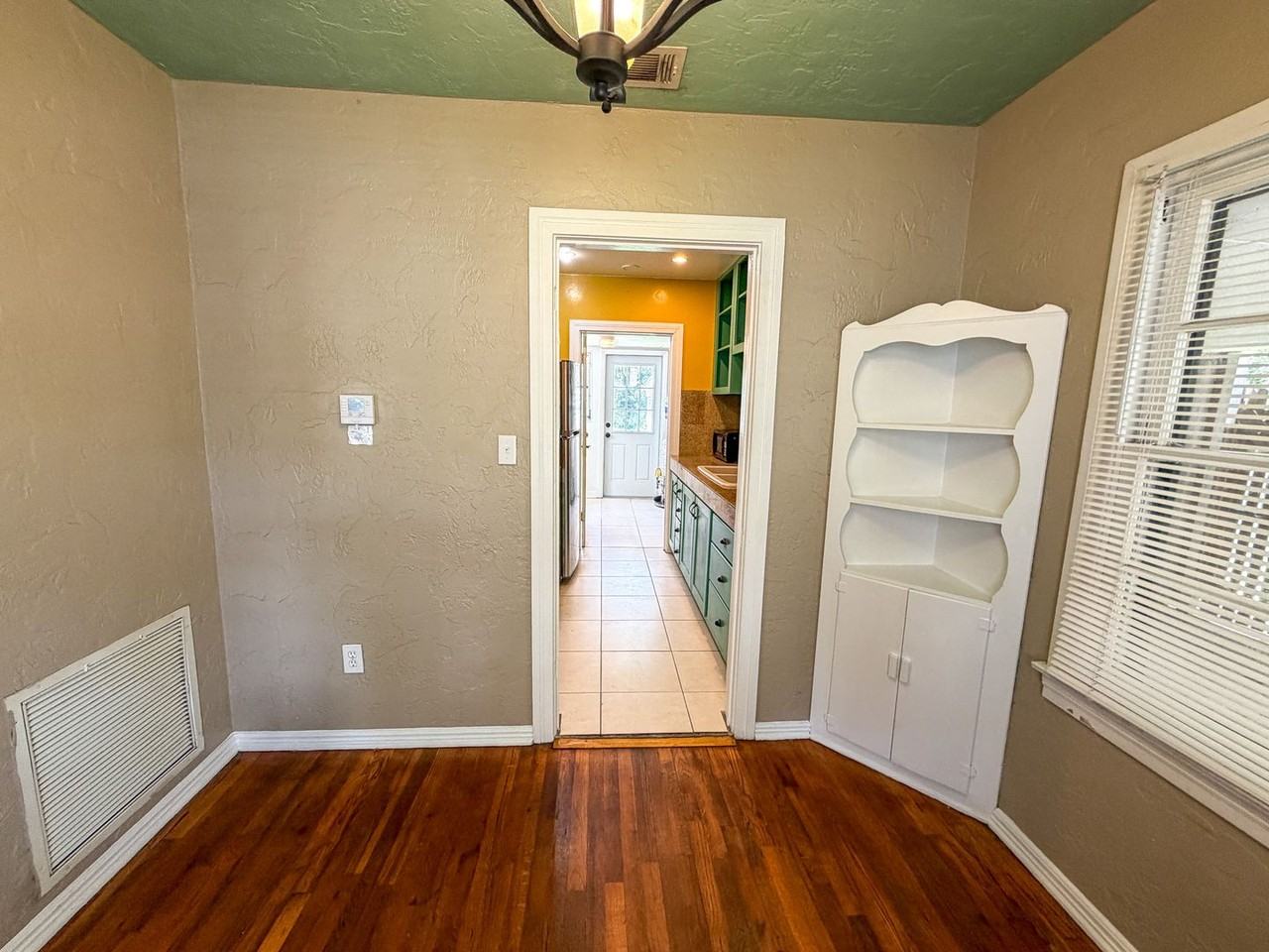 1824 Nw 5th Ave - Photo 6 of 31