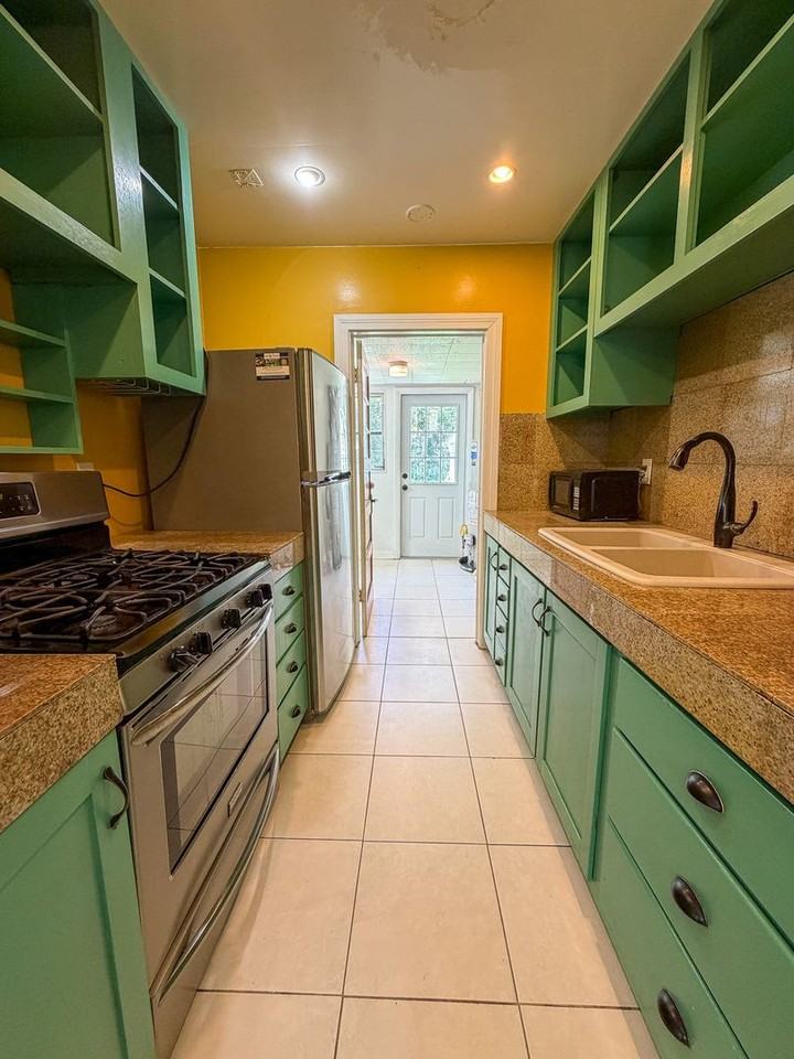 1824 Nw 5th Ave - Photo 7 of 31