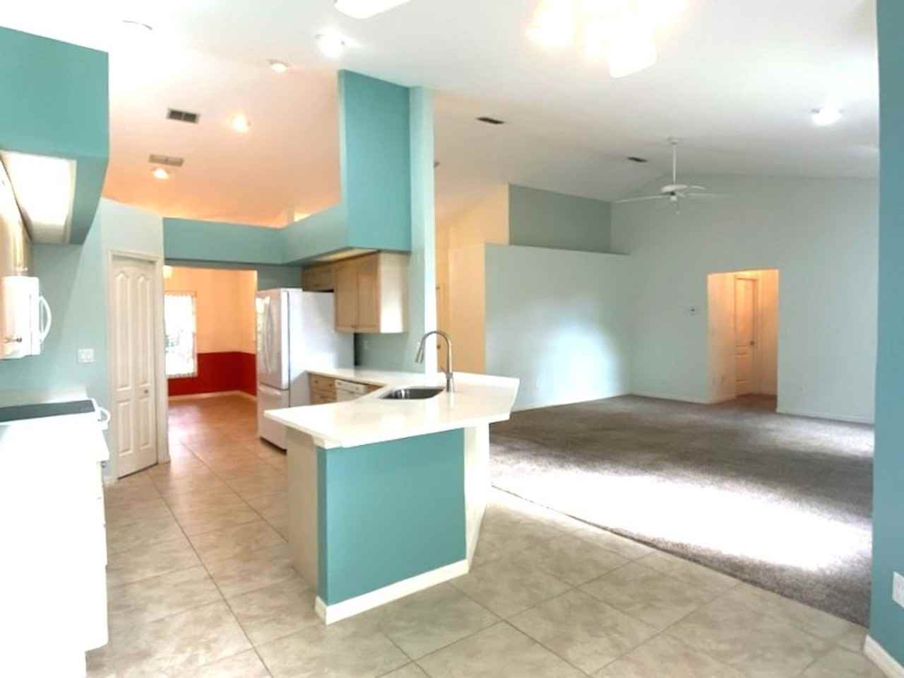 552 Woodgrove St - Photo 5 of 21