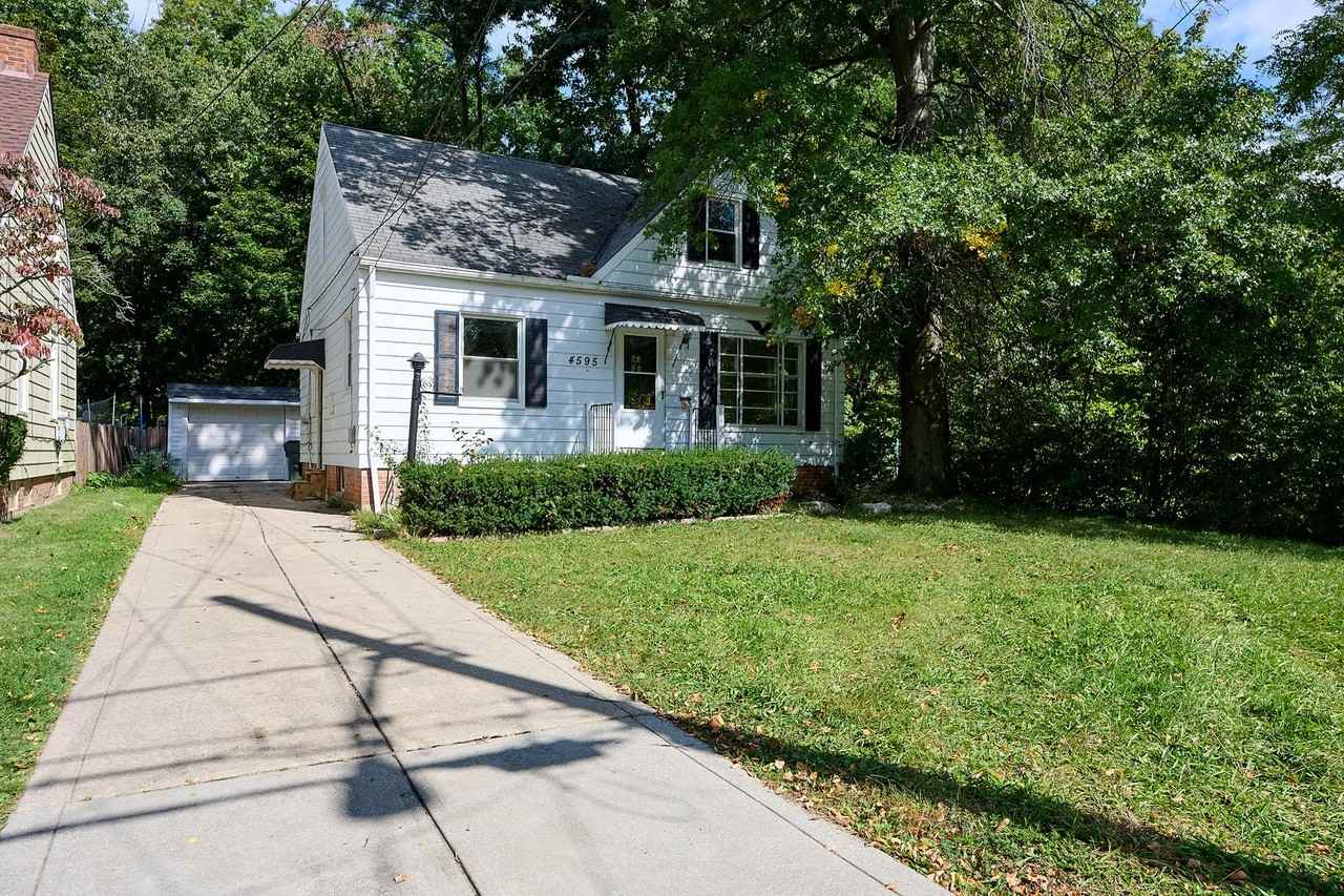 4595 Telhurst Rd - Photo 2 of 20