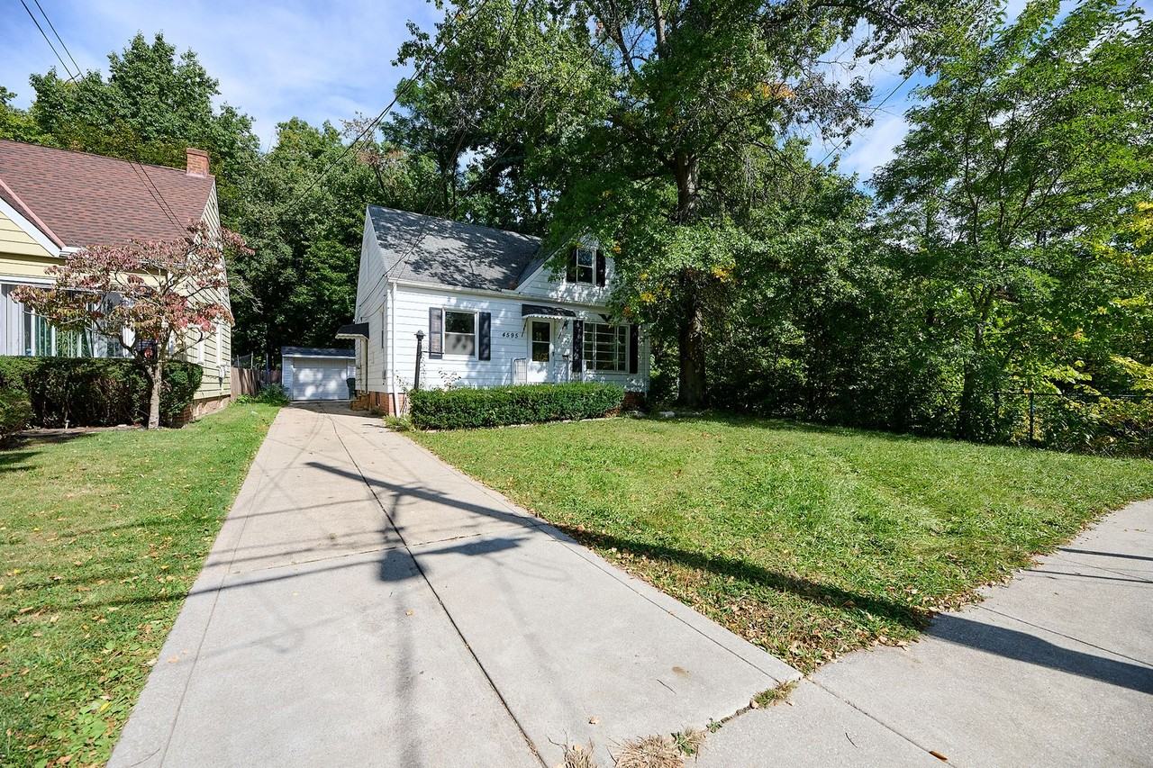 4595 Telhurst Rd - Photo 3 of 20