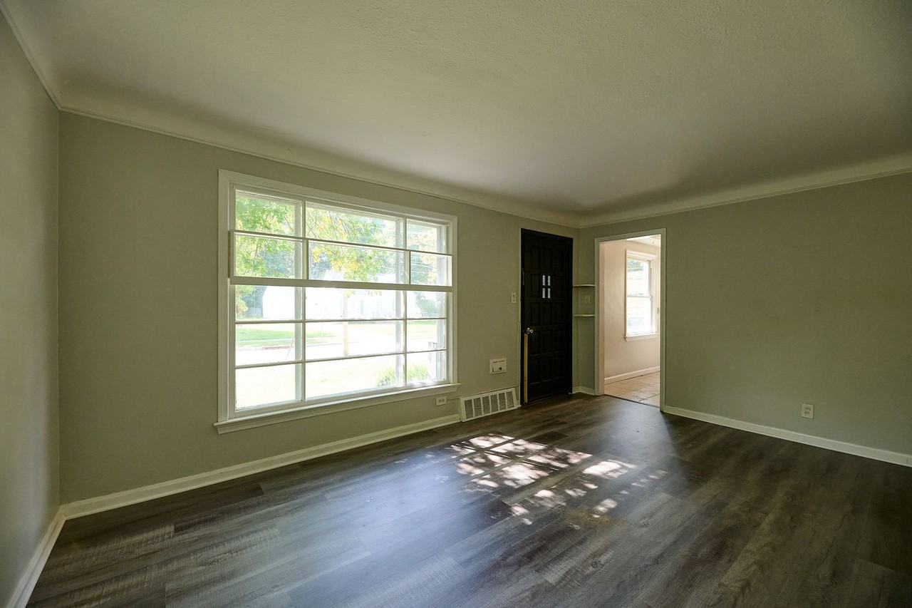 4595 Telhurst Rd - Photo 7 of 20