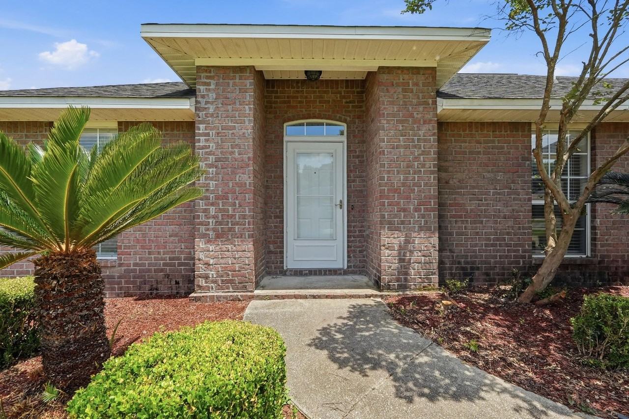 2264 Lewis St - Photo 2 of 47