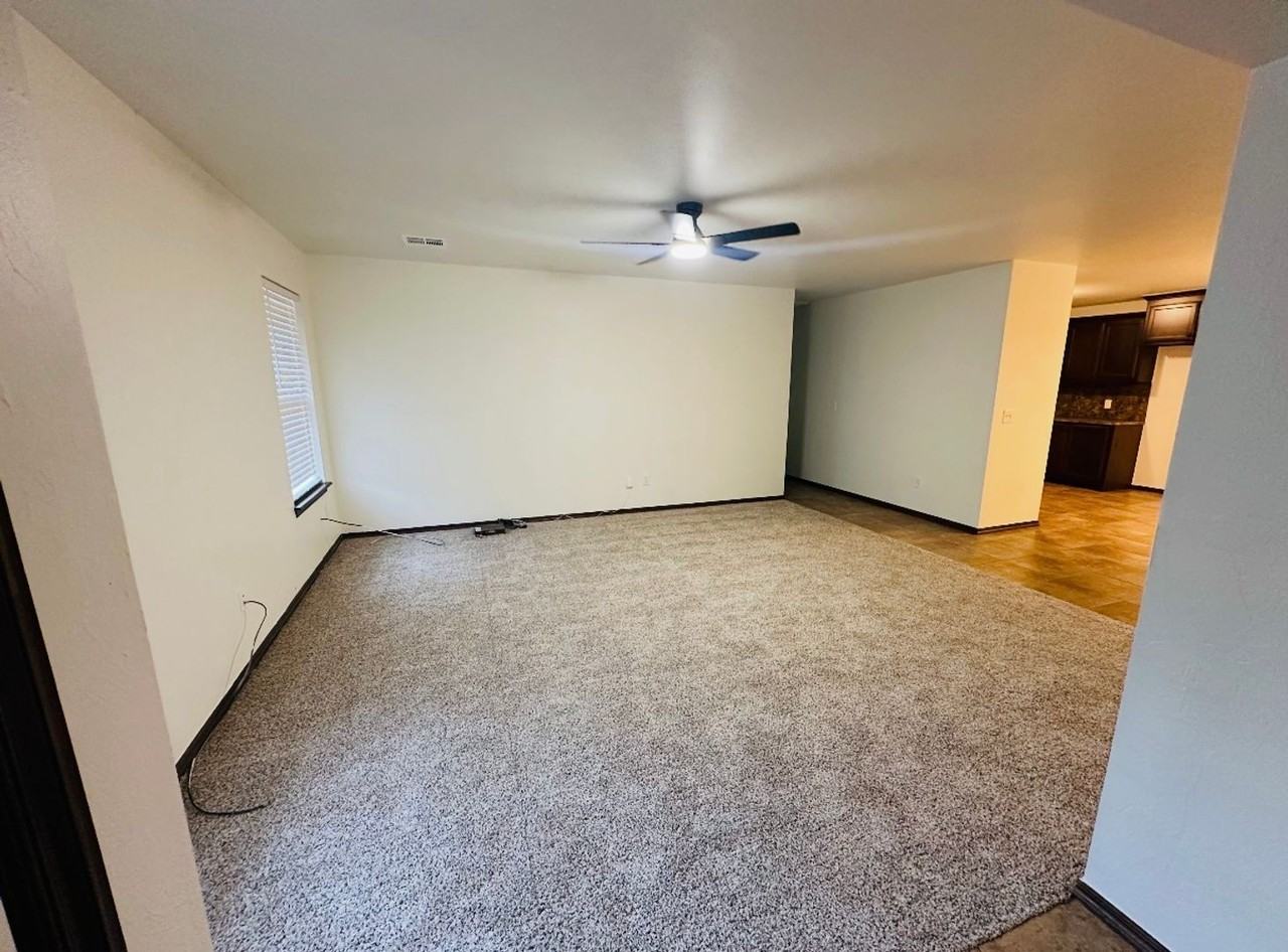 703 Ne 21st Ter - Photo 2 of 9