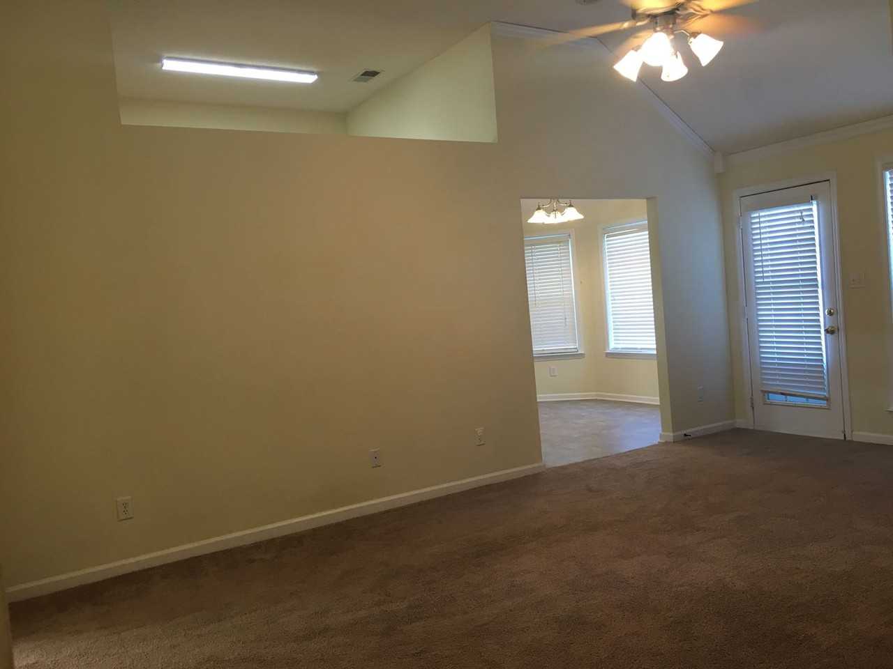 1115 Red Fern Cir E - Photo 6 of 20