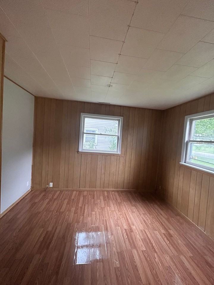 4610 Smith St - Photo 3 of 8