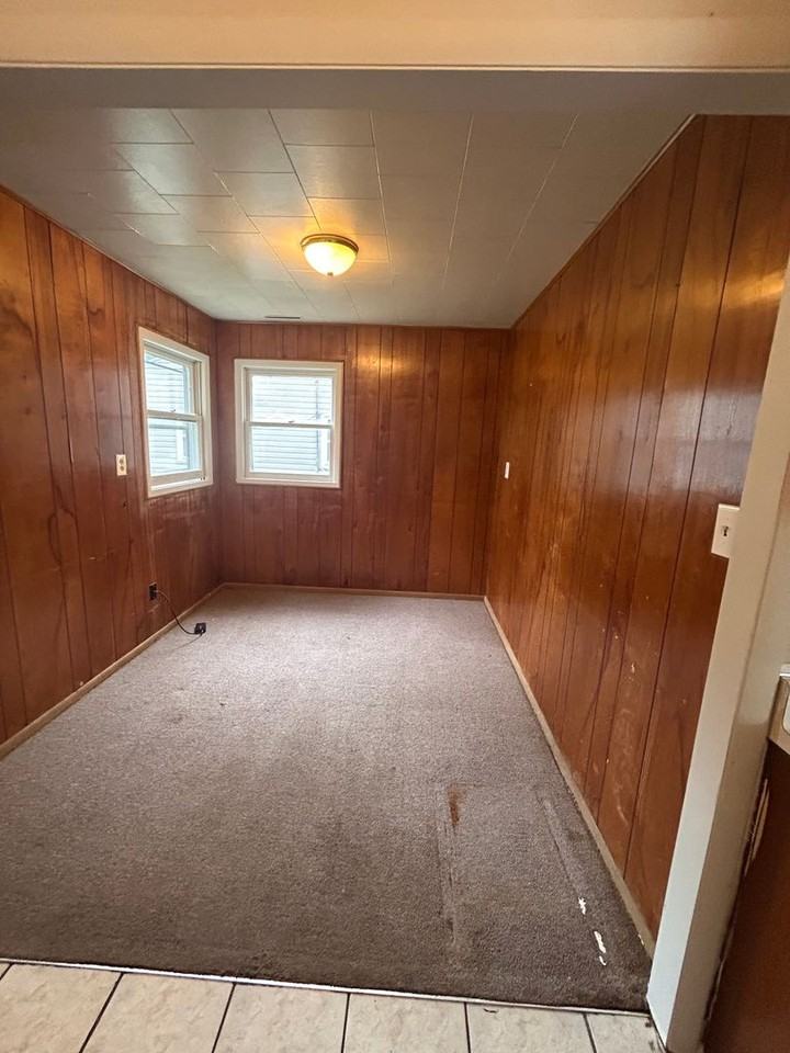 4610 Smith St - Photo 5 of 8