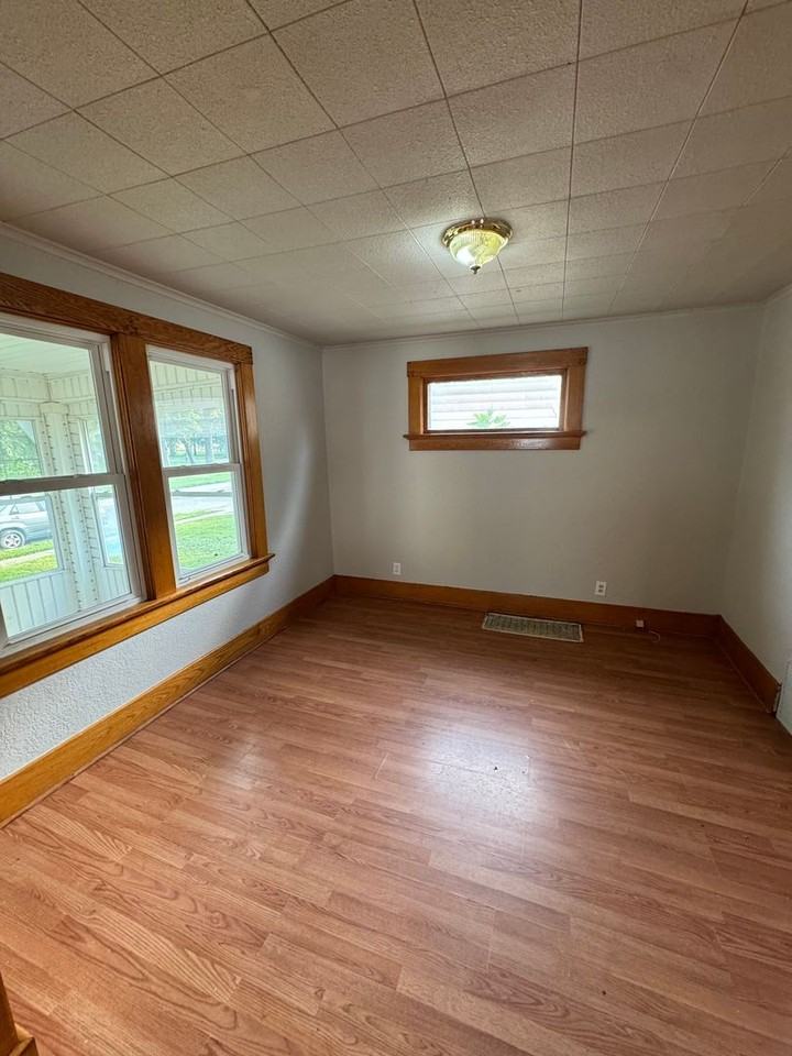 730 Drexel Ave - Photo 3 of 8