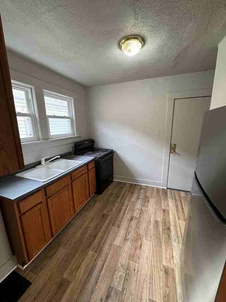 730 Drexel Ave - Photo 4 of 8
