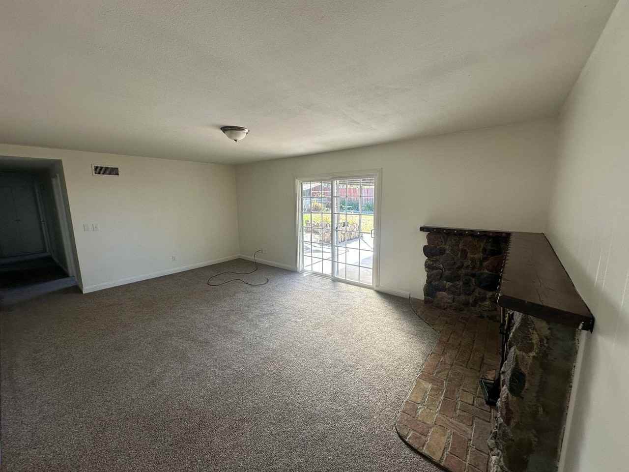 1388 Mira Flores Dr - Photo 5 of 19
