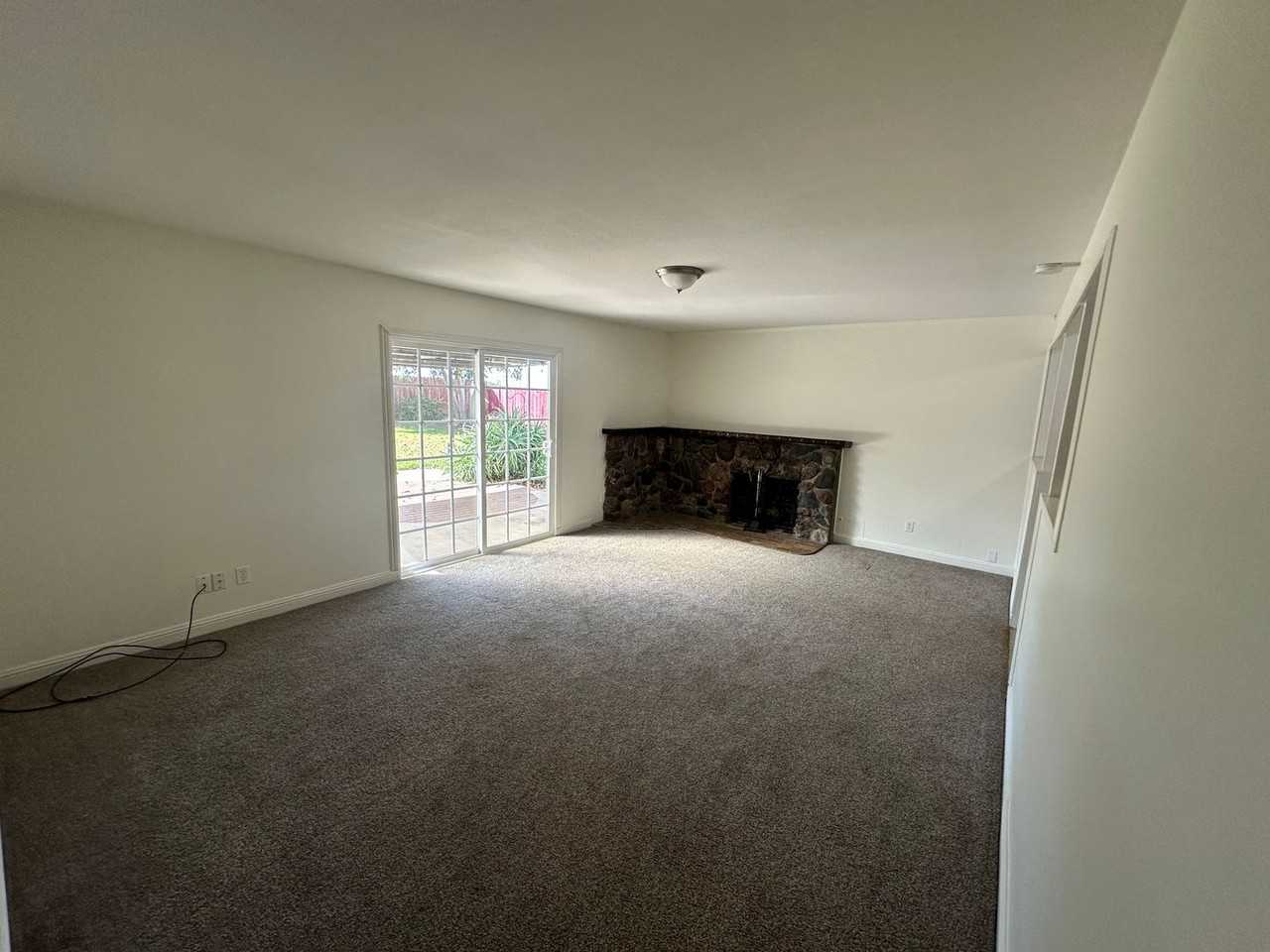 1388 Mira Flores Dr - Photo 7 of 19