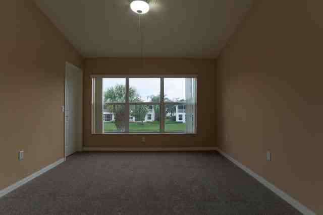 1236 Oxford Ln - Photo 7 of 15