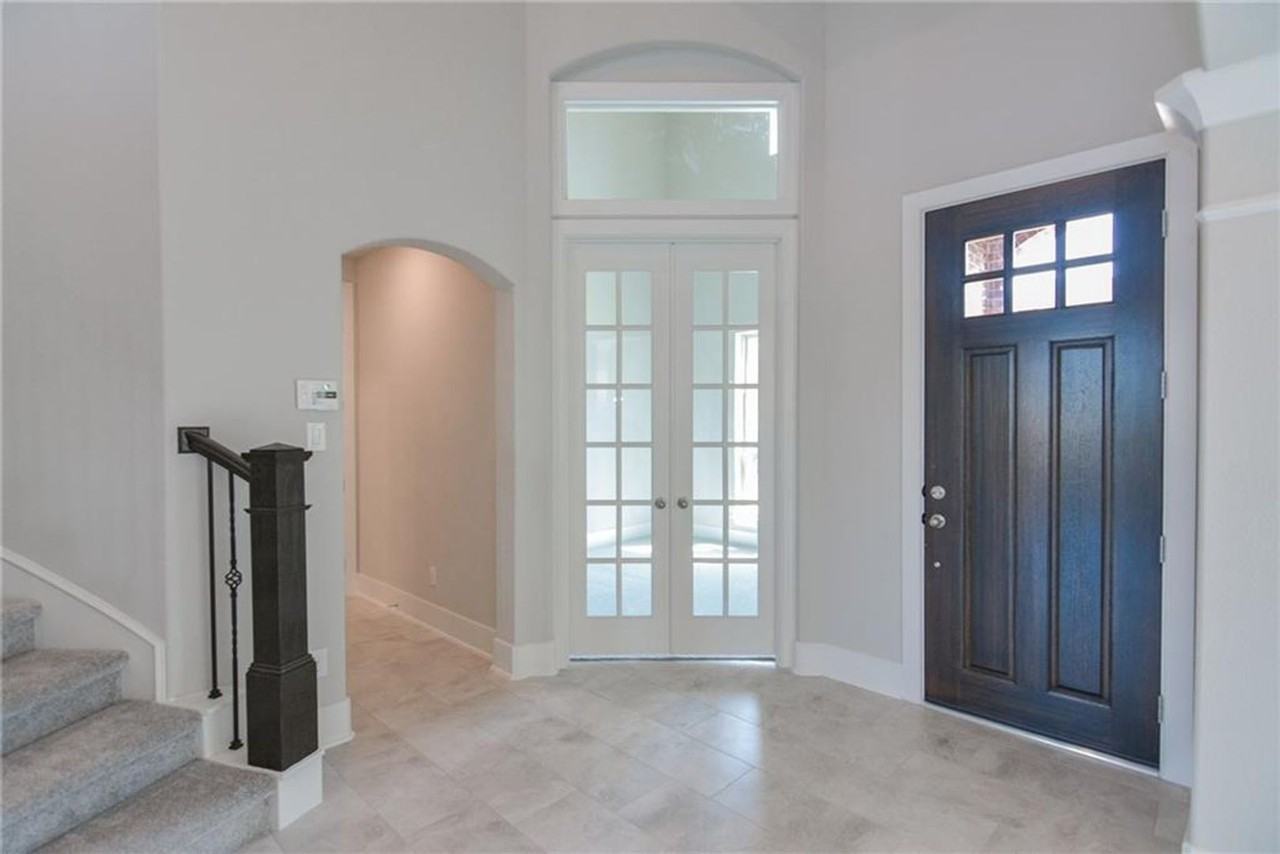 108 Potts St - Photo 4 of 33