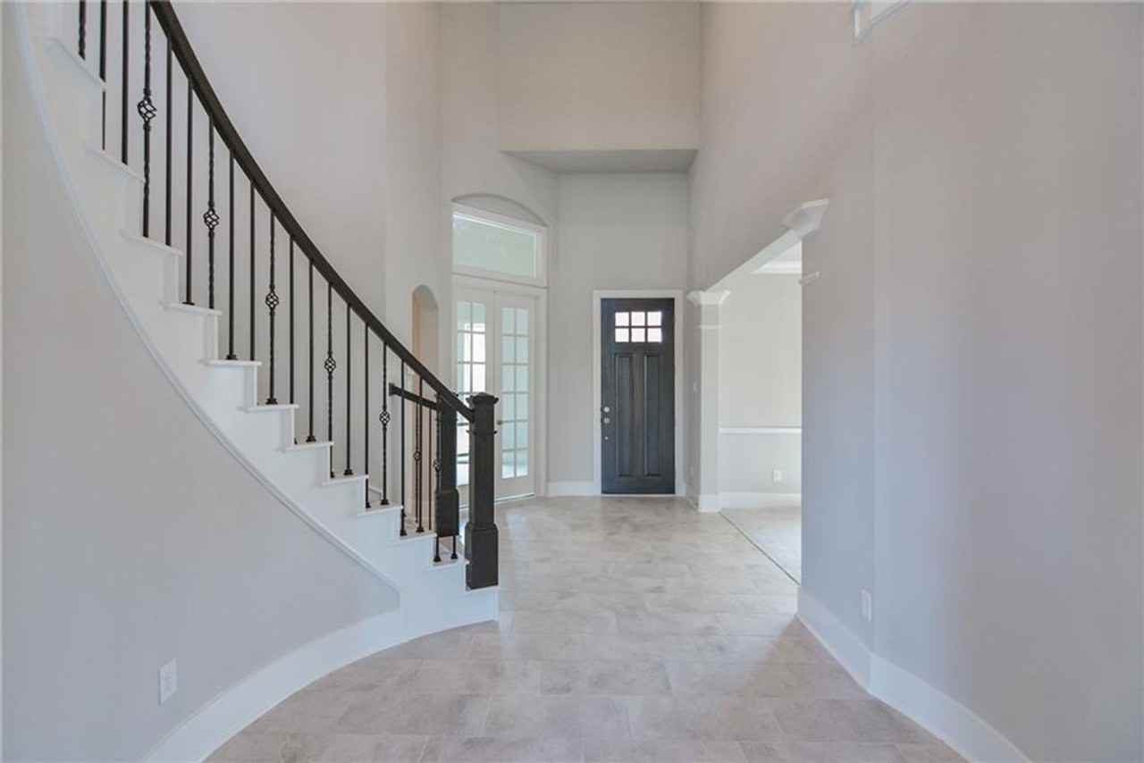 108 Potts St - Photo 7 of 33