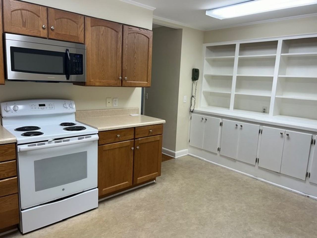 262 Rock Springs Dr - Photo 3 of 16