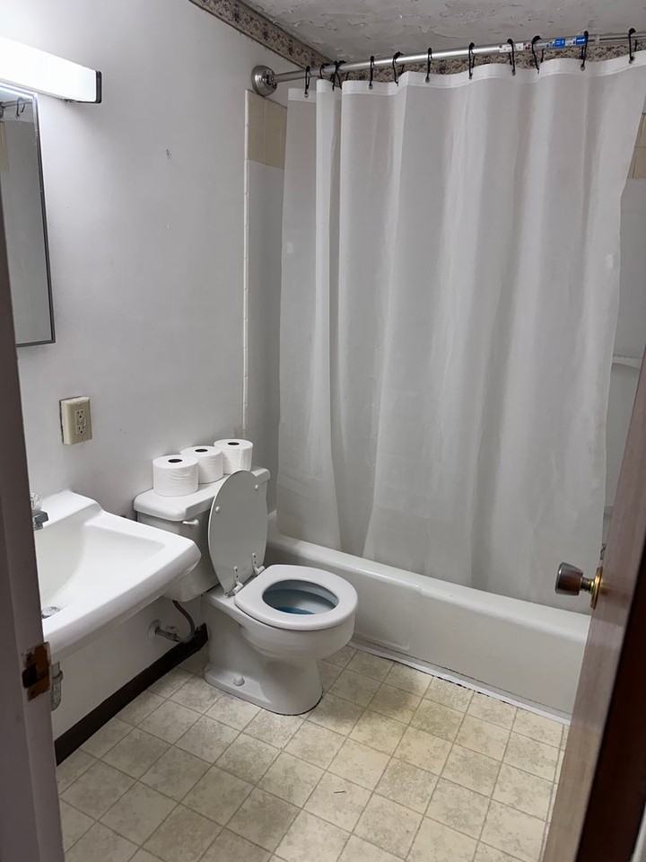 960 E High St Apt M - Photo 7 of 8