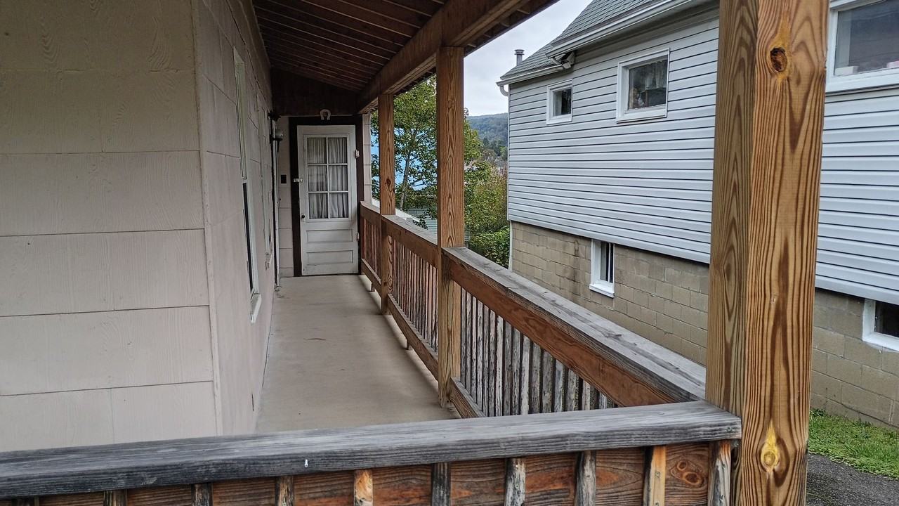 16 Rochester St - Photo 4 of 20