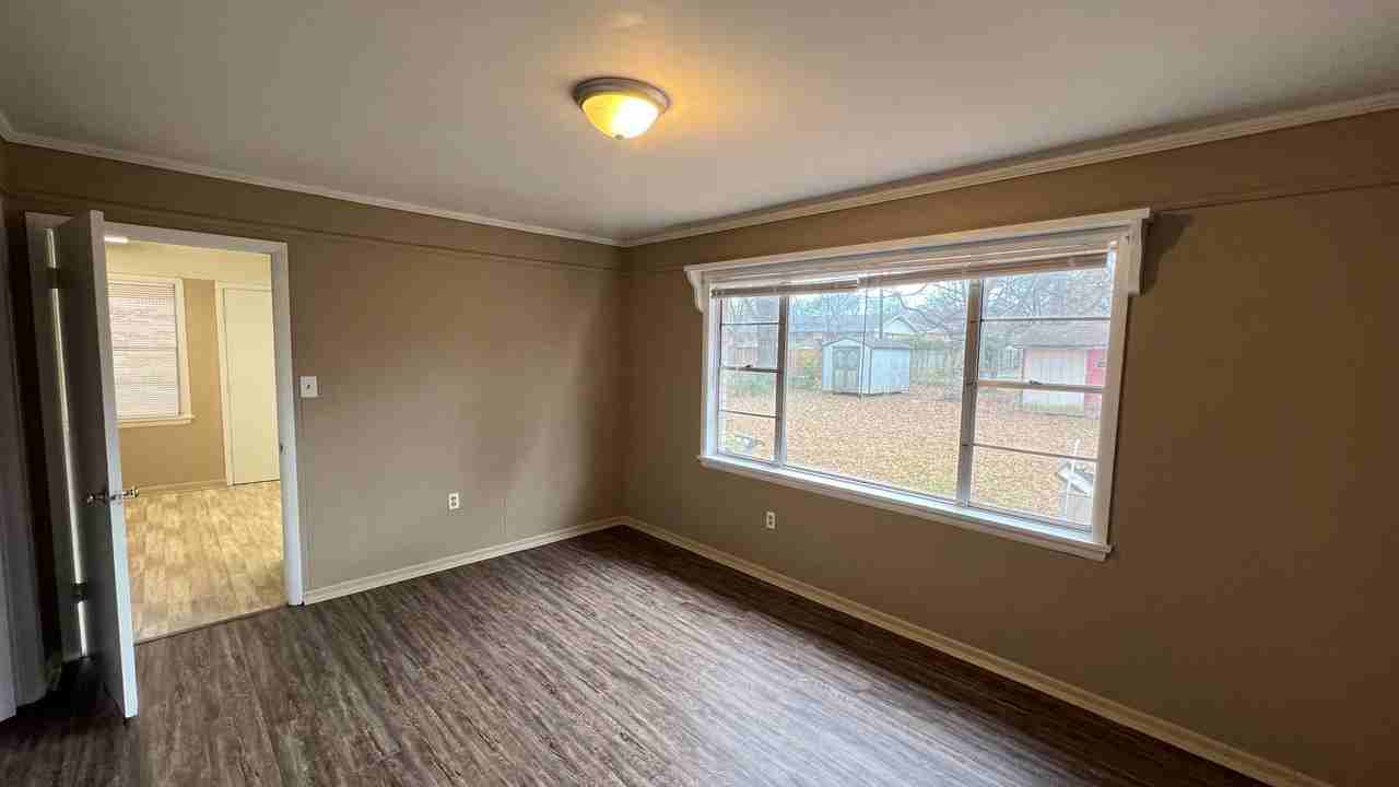 117 W 18th St - Photo 7 of 17