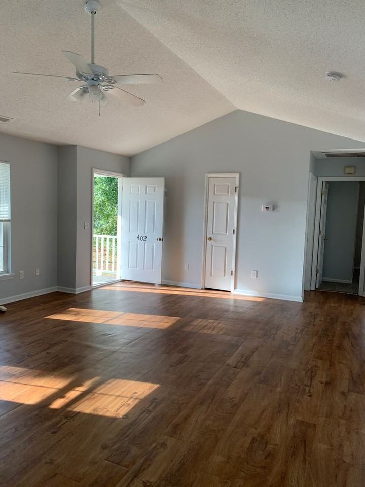 402 Wallington Rd - Photo 3 of 19