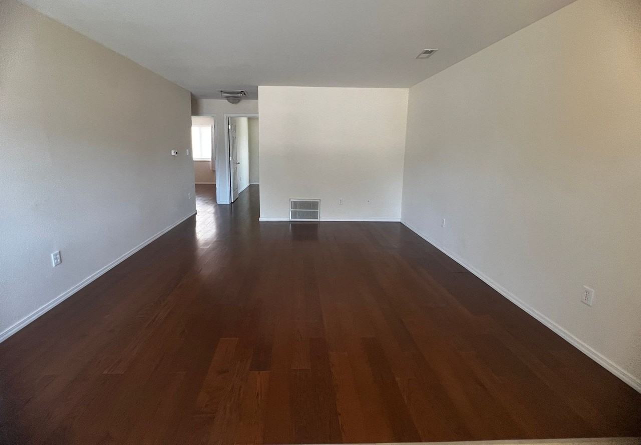 2914 Acero Ave - Photo 2 of 11