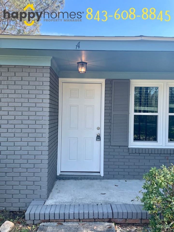 1559 Brookbank Ave #A - Photo 3 of 33