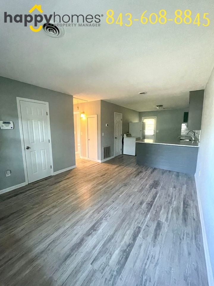 1559 Brookbank Ave #A - Photo 5 of 33