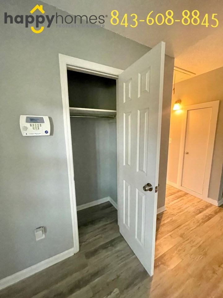 1559 Brookbank Ave #A - Photo 6 of 33