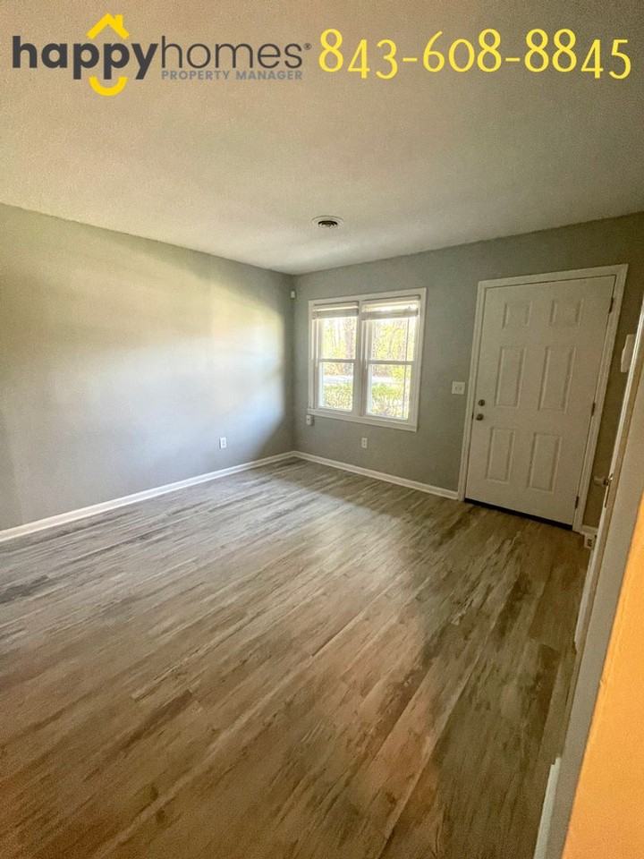 1559 Brookbank Ave #A - Photo 7 of 33