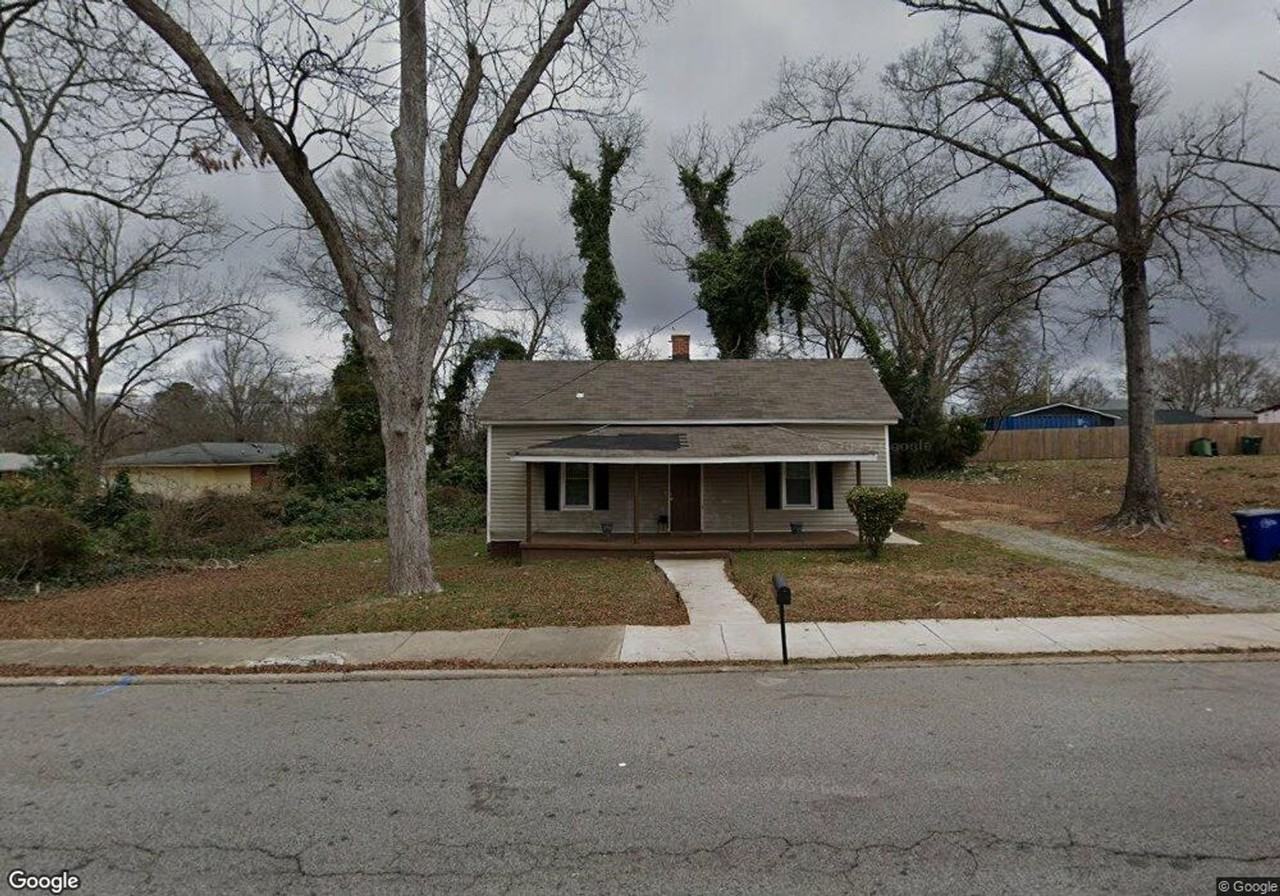 723 W Broad St - Photo 7 of 47