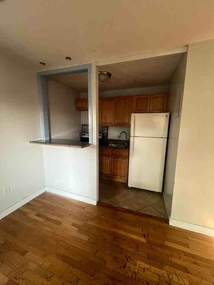 65 James St - Photo 5 of 7