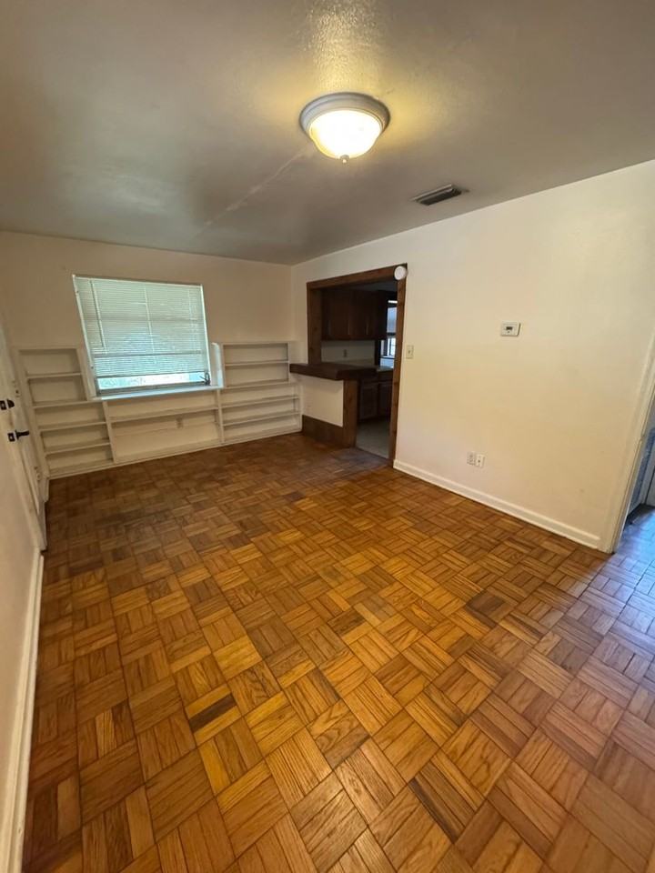 815 Nw 32nd Pl - Photo 4 of 6